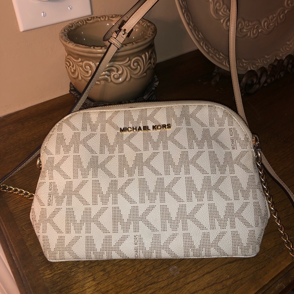 LIKE NEW MK Purse crossbody side purse Michael Kors gold chain
